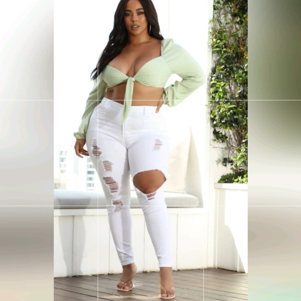 NWT Fashion Nova Glistening Mid-Rise White Jeans Ripped Distressed Size 3XL